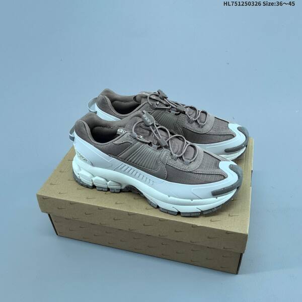 Nike Zoom Vomero Roam white light grey maroon blue brown EU 36-45 running shoe