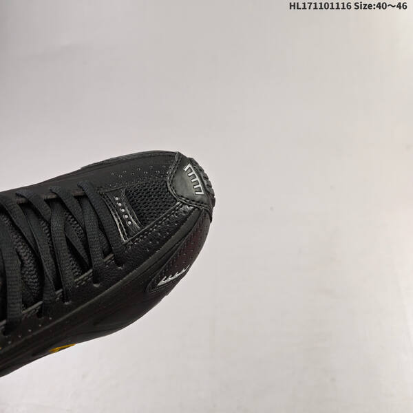 Nike Shox R4 black gold EU 40-46 sneaker