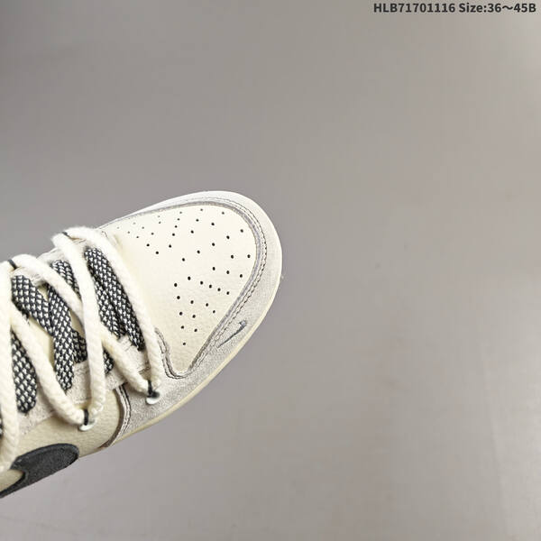 NIKE DUNK SB LOW supreme lifestyle