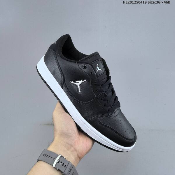 Jordan Court Connect Black/White and White/Black/Red EU 36-46 casual