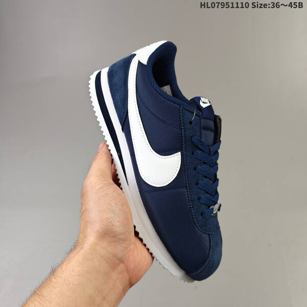 Nike Classic Cortez Nylon lifestyle