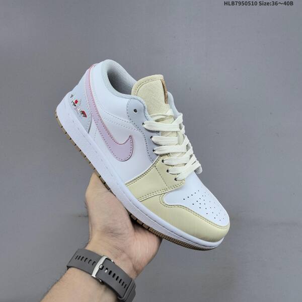 Jordan Air Jordan 1 Low IB8861-151 White/Cream/Light Pink/Gum EU 36-40 casual