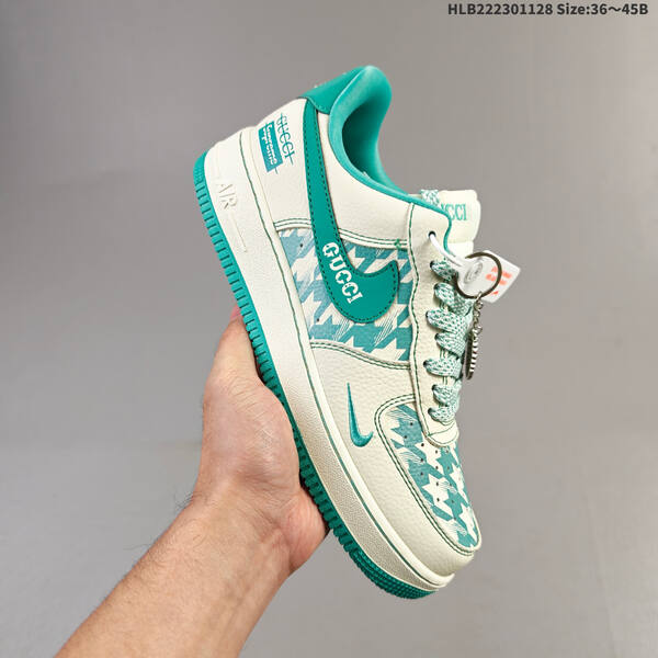 NIKE AIR FORCE 1 07 LV8 DF0188-1 lifestyle