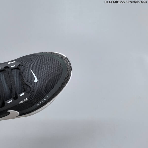 Nike VOMERO 18 GTX ReactX Air Zoom lifestyle
