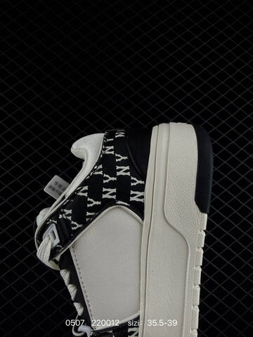 MLB Chunky Liner Basic Off White Black EU 35 5-39 Skate Shoe Skate Sneakers - Women's