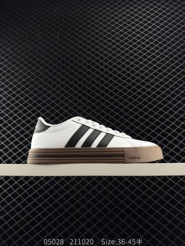 Other Adidas DAILY 4 0 DAILY 4 0 JR0080-02 36 36 5 37 38 38 5 39 40 40 5 41 42 Lifestyle - Unisex (BS-78562)