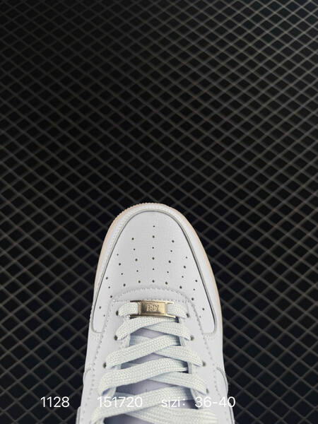 Nike Air Force 1 07 LX White Gum EU 36-40 lifestyle