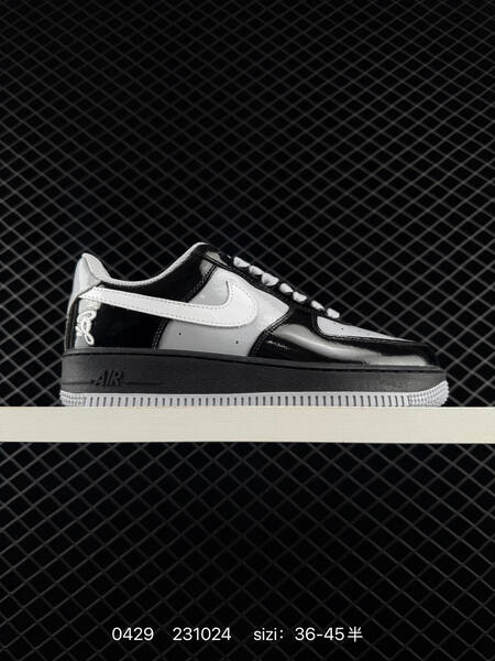 Nike Air Force 1 '07 white/black EU 36-45 lifestyle