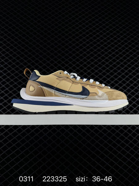 Nike Vaporwaffle Sacai white red 36-46 running lifestyle