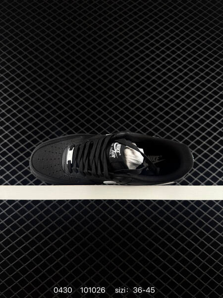 Nike Air Force 1 ’07 black/white EU 36-45 lifestyle