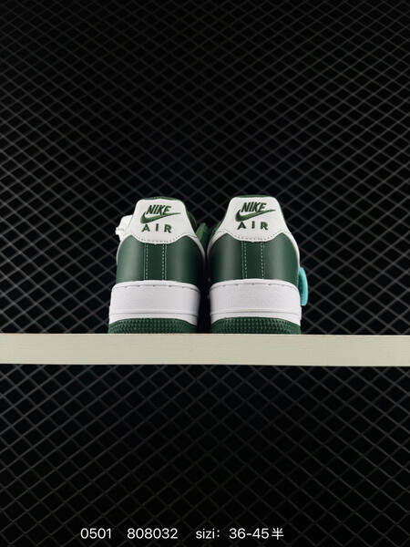Nike Air Force 1 '07 green/white EU 36-45 lifestyle