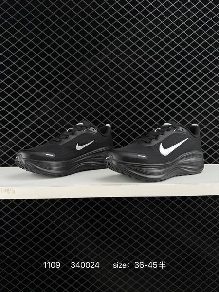 Nike Vomero Plus Black White EU 36-45 5 running lifestyle