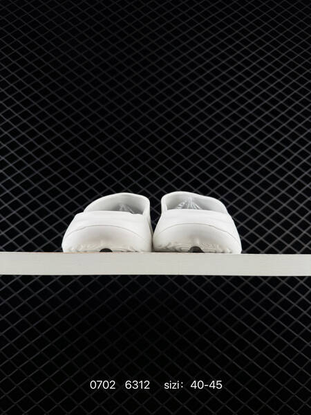 Nike DM0979-010 white black EU 40-45 slides