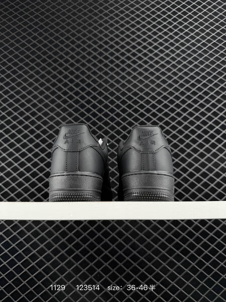 Nike Air Force 1 07 Triple Black EU 36-46 5 casual lifestyle