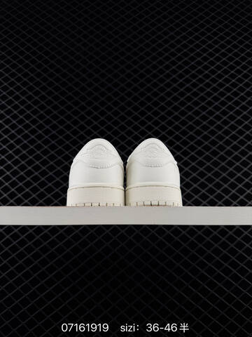 Nike Air Jordan 1 Retro Low OG AIR JORDAN 1 HQ6998-100 36 36 5 37 5 38 38 5 39 40 4 Lifestyle - Unisex (BS-70203)
