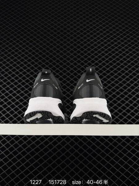 Nike Vomero 18 GTX Black White EU 40-46 running lifestyle