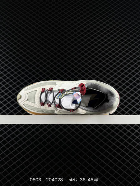 Nike Zoom Vomero Roam Sail/Light Olive/Gum/Red EU 36-45.5 casual lifestyle