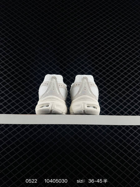 Nike Air Max Moto 2K white light grey cream EU 36-45 running