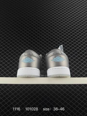 Jordan Air Jordan 1 Low OG HV4398-014 Metallic Silver White Light Blue EU 36-46 Sneaker - Unisex (BS-80261)