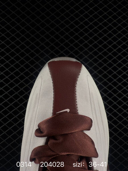 Nike Shox Z SE cream white with burgundy accents and beige sole 36-41 lifestyle
