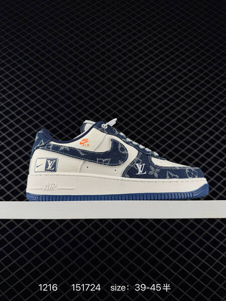 Nike SB Dunk Low Pro white navy blue denim with monogram print 39-45 skate lifestyle