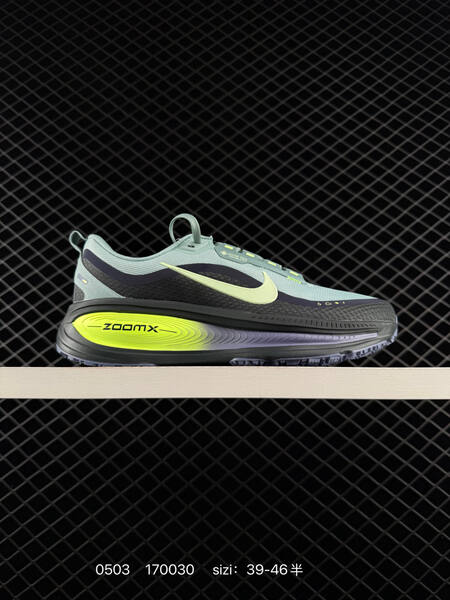 Nike Vomero 18 GTX mint green/black with neon yellow accents 39-46 running lifestyle