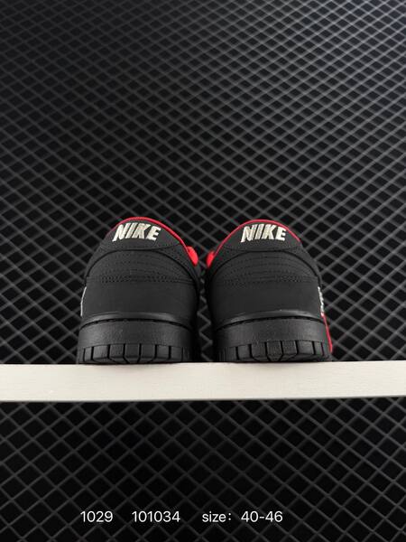 Nike Dunk Low Retro SB x Supreme black red 40-46 skate lifestyle