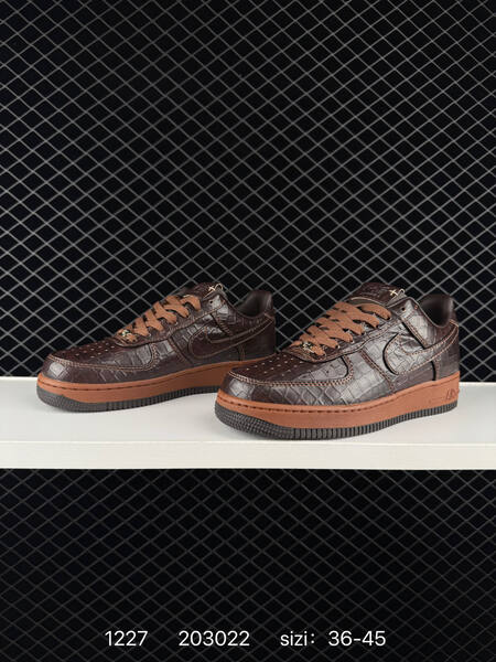 Nike Air Force 1 07 Low dark brown croc-embossed brown gum EU 36-45 lifestyle