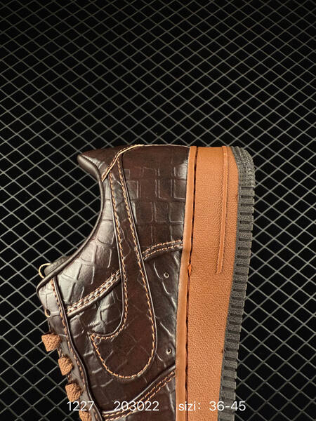 Nike Air Force 1 07 Low dark brown croc-embossed brown gum EU 36-45 lifestyle