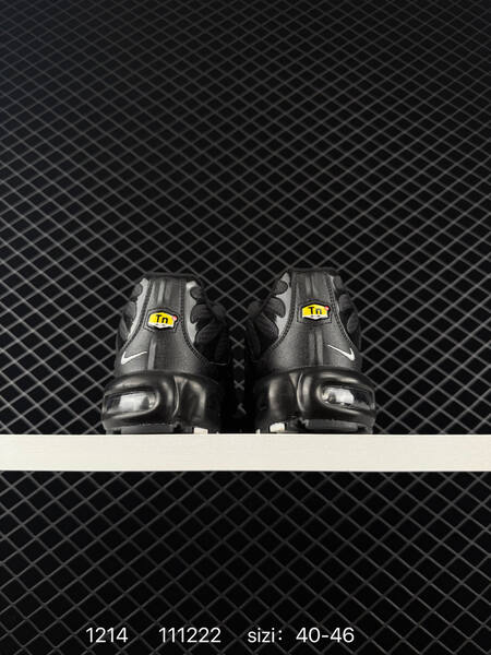Nike Air Max Plus FB9722-001 Black Silver EU 40-46 running lifestyle