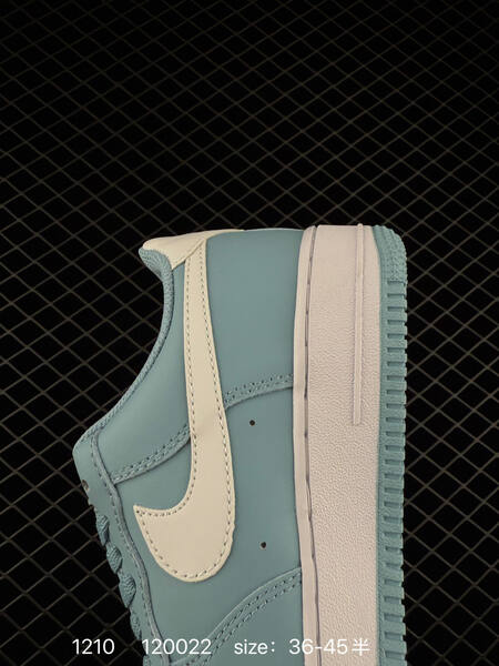 Nike Air Force 1 07 Low light blue white 36-45 lifestyle