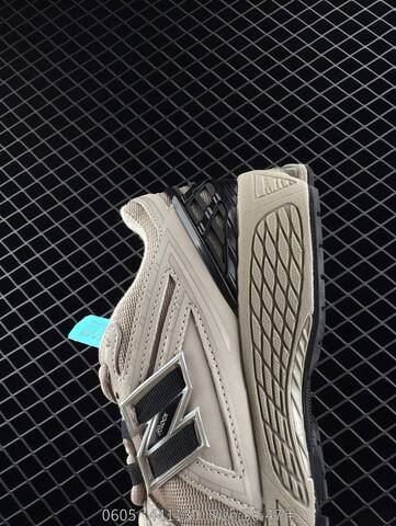 New Balance 1906R Light Grey Black EU 36-47 5 Sneaker - Unisex (BS-83355)
