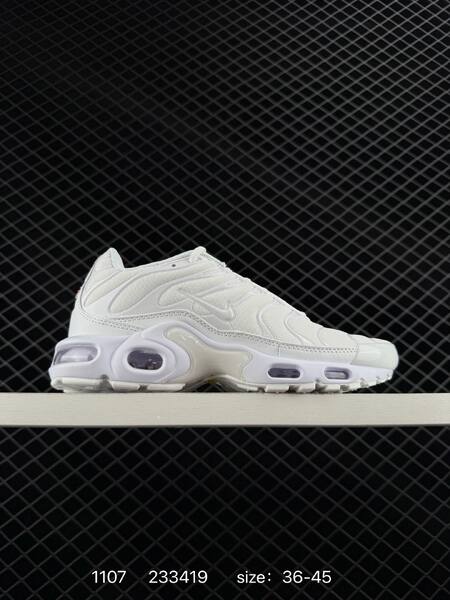 Nike Air Max Plus black red silver EU 36-45 running lifestyle