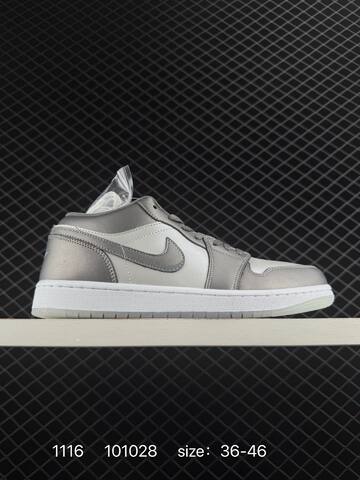 Jordan Air Jordan 1 Low OG HV4398-014 Metallic Silver White Light Blue EU 36-46 Sneaker - Unisex (BS-80261)