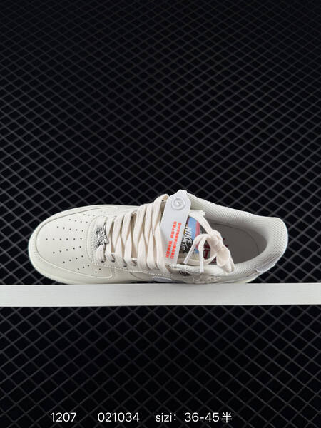 Nike Air Force 1 Sail White with red accents EU 36-45 lifestyle