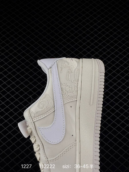 Nike Air Force 1 07 LV8 cream white with red accents 36-45 casual lifestyle