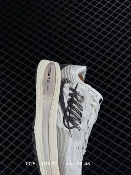 Nike Vomero 18 White Black Grey EU 36-45 running lifestyle