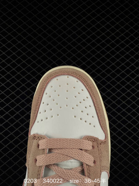 Nike SB Dunk Low pink and white EU 36-45 skate lifestyle