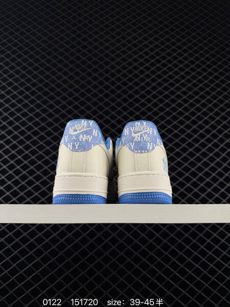 Nike Air Force 1 07 cream blue NY Yankees print 39-45 lifestyle