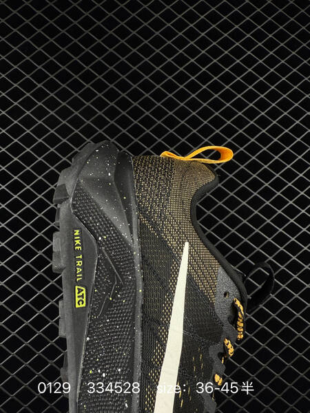 Nike React Wildhorse 10 black white with gold accents EU 36-45 trail lifestyle