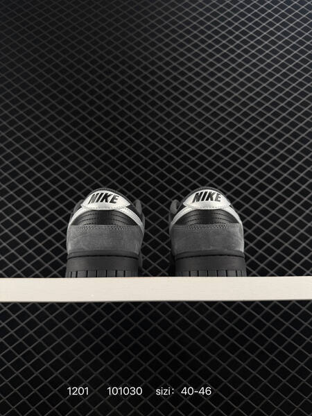 Nike SB Dunk Low Black Grey Silver EU 40-46 skate lifestyle