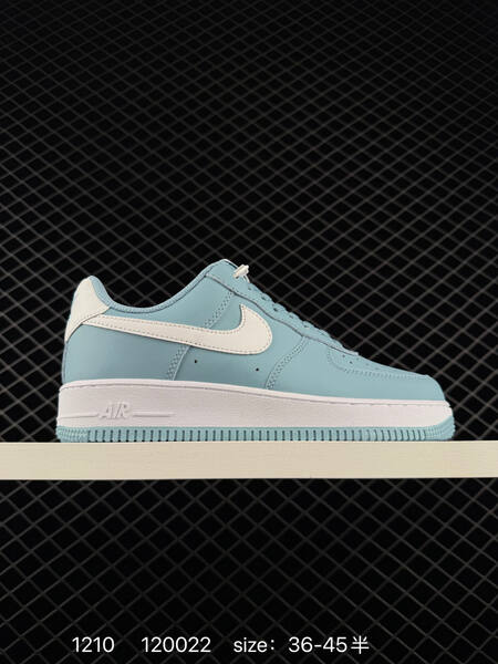 Nike Air Force 1 07 Low light blue white 36-45 lifestyle