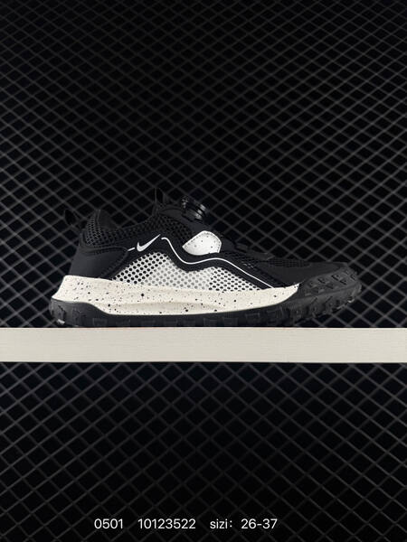 Nike LunTaiDi XZK WX black/white and white/green 26-37 trail lifestyle