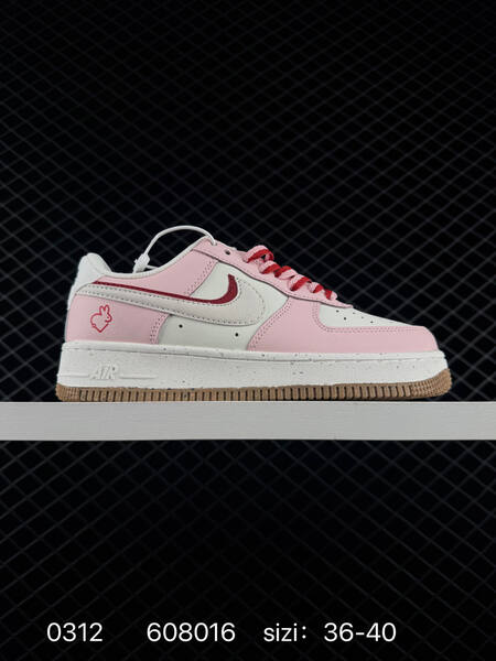 Nike Air Force 1 07 Low Pink White Red Gum EU 36-40 lifestyle