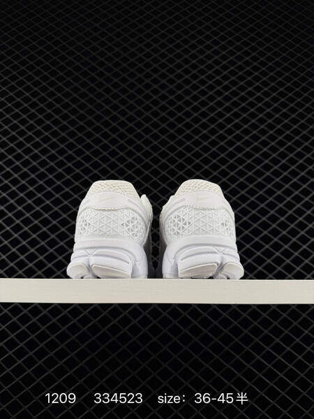 Nike Zoom Vomero 5 Triple White EU 36-45 running lifestyle