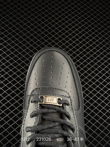 Nike Air Force 1 07 Low Triple Black EU 36-47 5 lifestyle