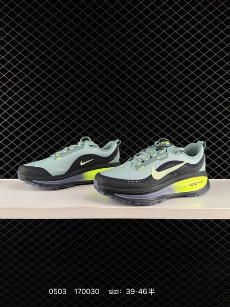 Nike Vomero 18 GTX mint green/black with neon yellow accents 39-46 running lifestyle