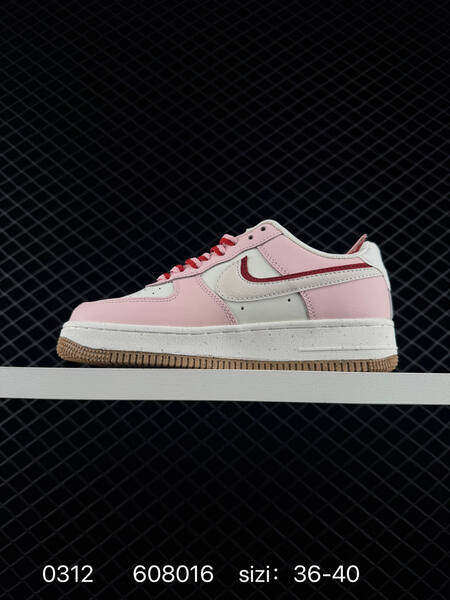 Nike Air Force 1 07 Low Pink White Red Gum EU 36-40 lifestyle