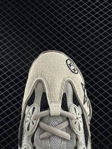 Yeezy 500 beige grey black
