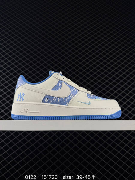 Nike Air Force 1 07 cream blue NY Yankees print 39-45 lifestyle